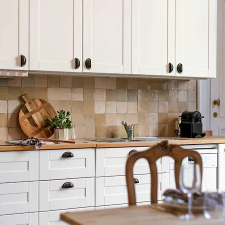Apartment Huswell - Cape Montigny - A Beautifully Renovated Historic In The Heart Of *