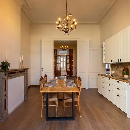 Huswell - Cape Montigny - A Beautifully Renovated Historic In The Heart Of *